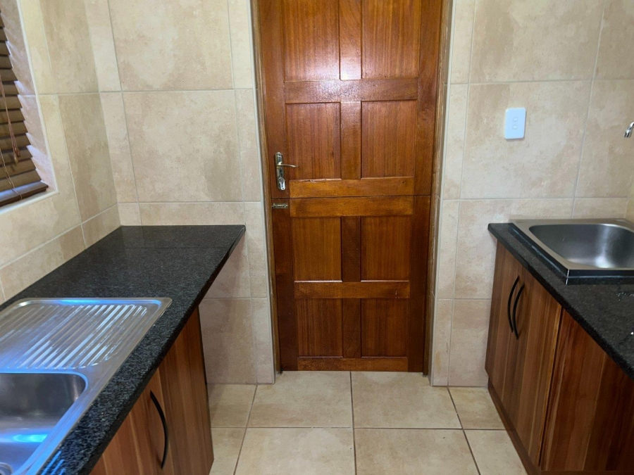 To Let 2 Bedroom Property for Rent in Die Bult North West